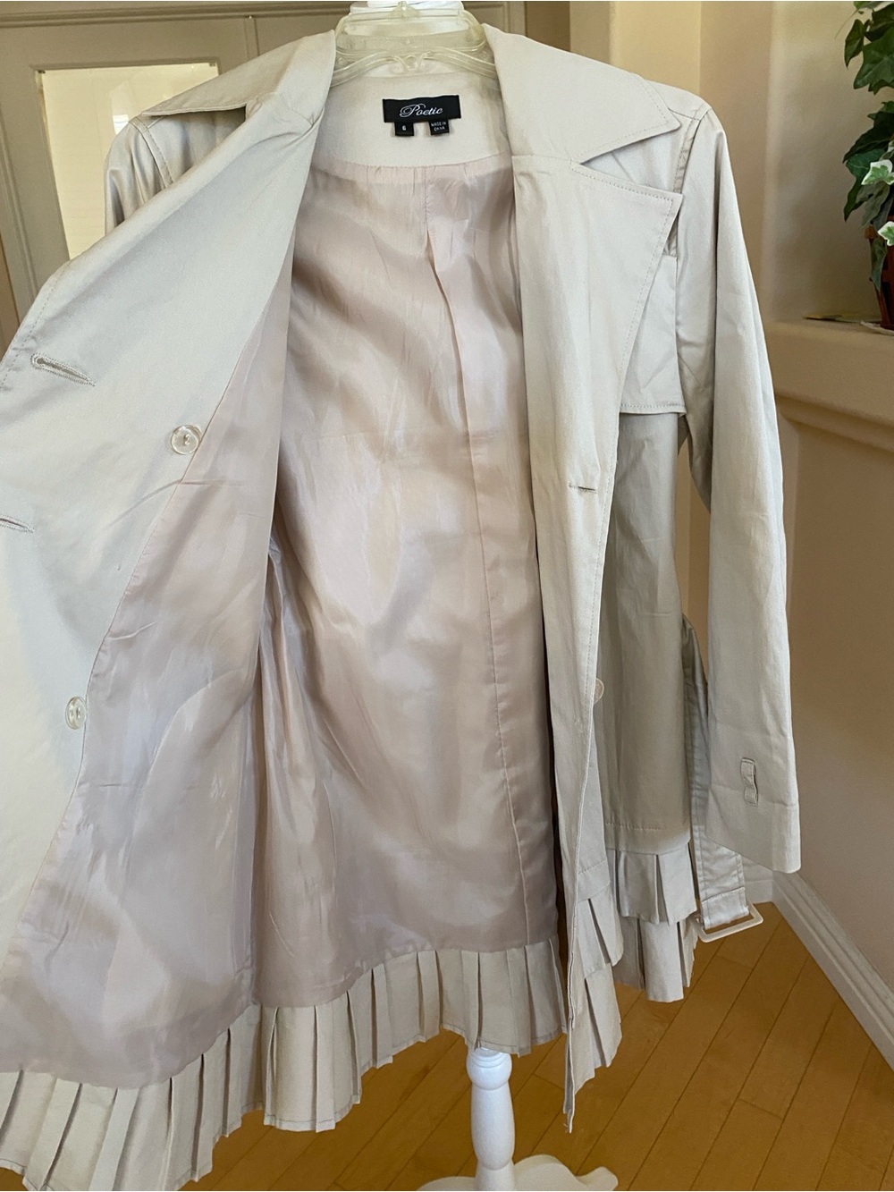 Women’s Cream Belted Double-Breasted Trench Coat - Picture 4 of 8